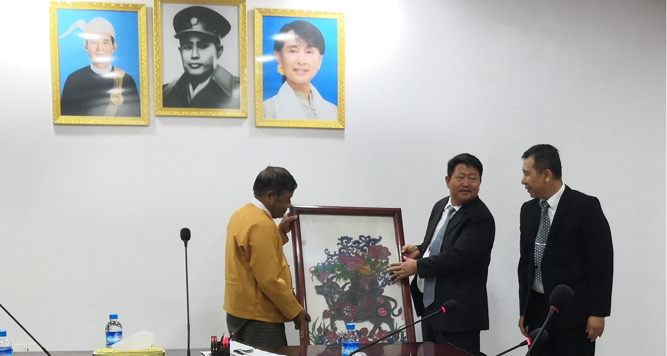 恒益集团董事长段治葵一行与缅甸曼德勒省政府举行投资洽谈