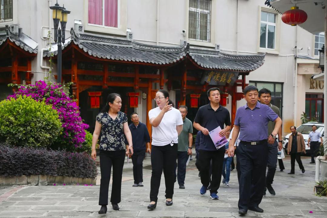 大理州、市领导一行参观考察高黎贡文化创意产业园区