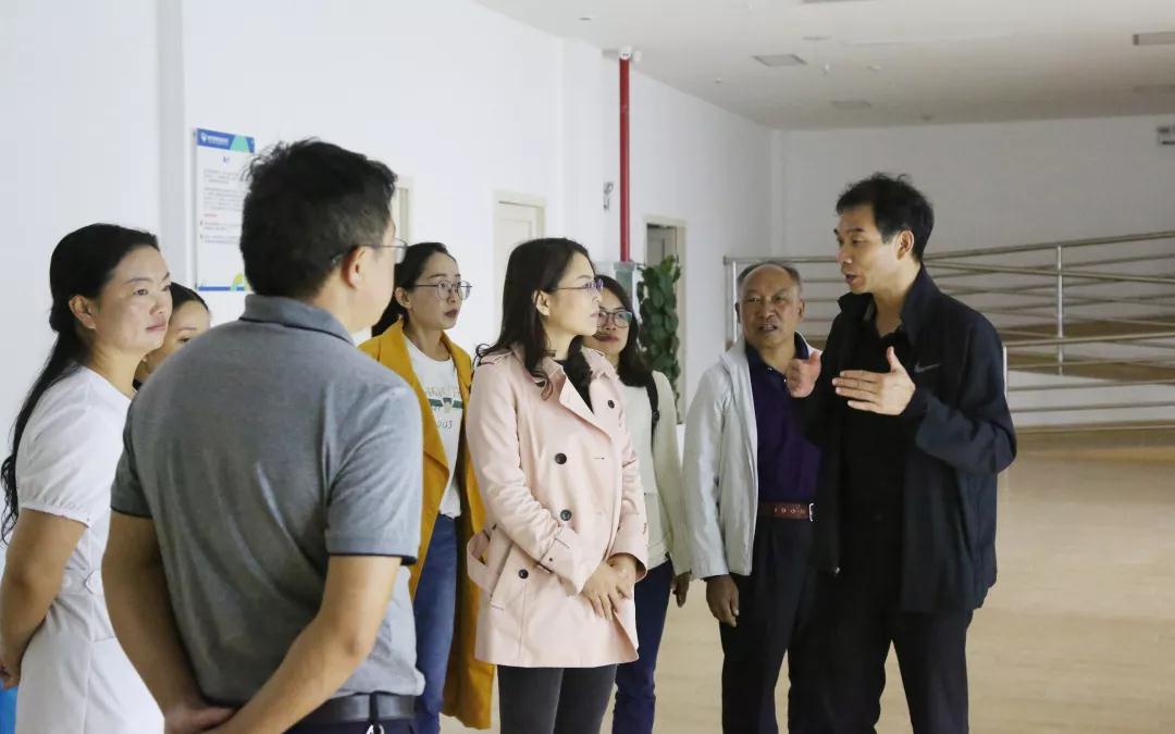 腾冲市副市长李屏一行莅临恒益健康体检中心调研指导