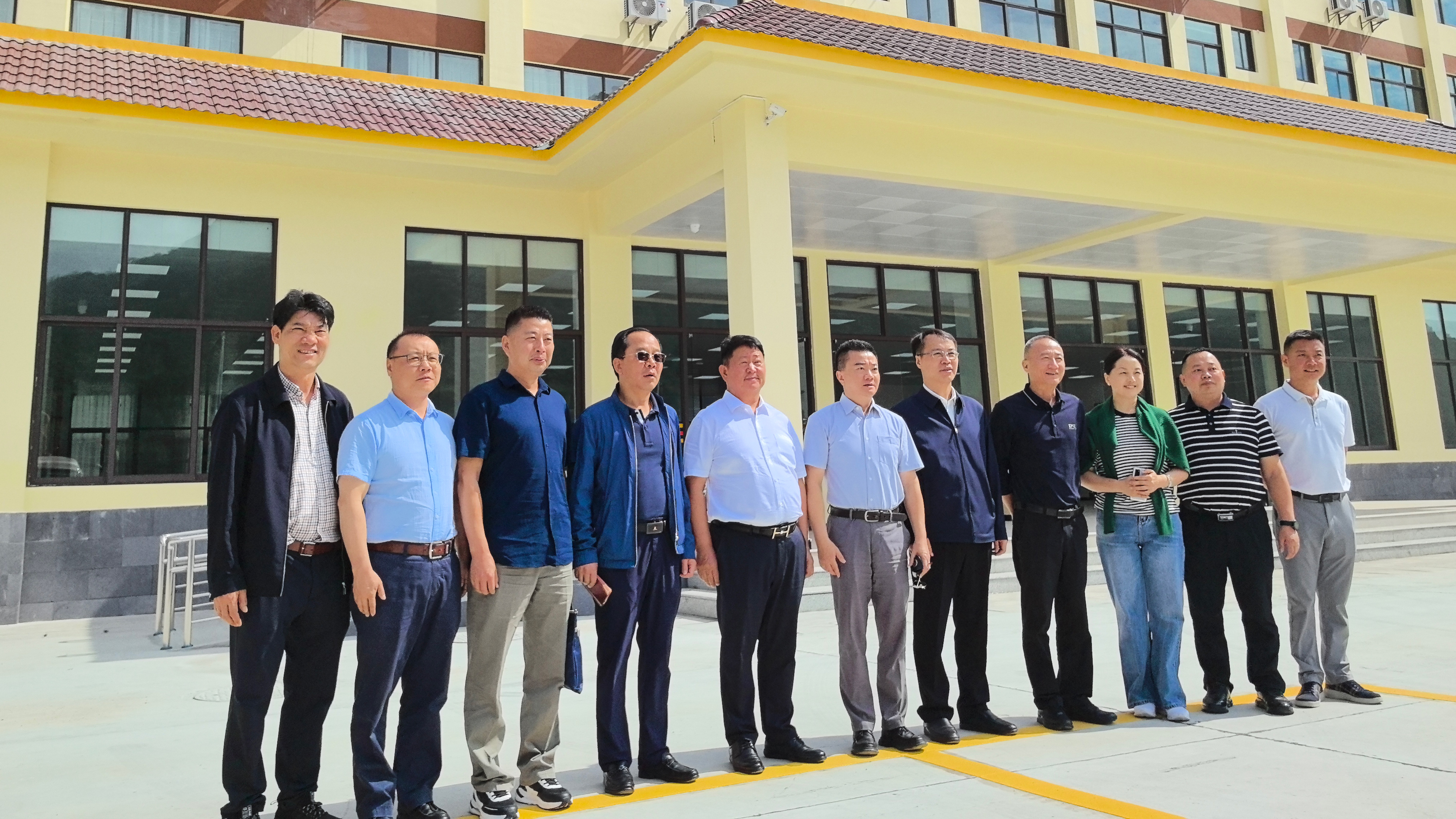 云南省商务厅副厅长马俊一行莅临恒益集团物流项目调研指导